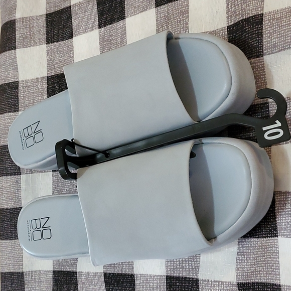 Women's Flatform Wedge Sandals - Picture 11 of 17